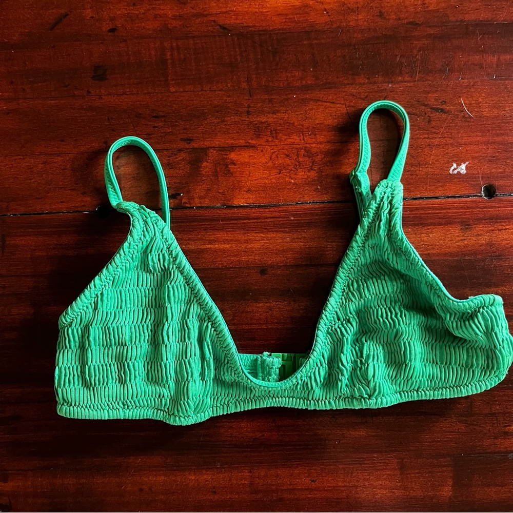 Triangl Maia Bikini Top in Green Tropical Small